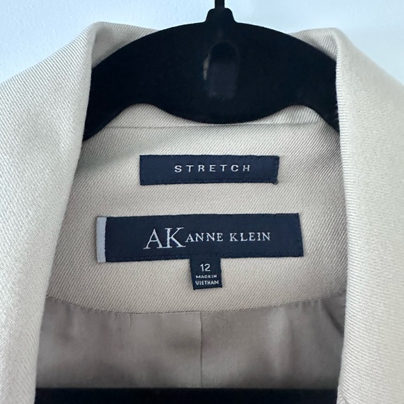 Anne Klein Classic Beige Blazer - Picture 3 of 5